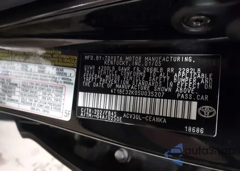 2005 Toyota Camry Le z USA, uszkodzony, nr VIN 4T1BE32K05U035207